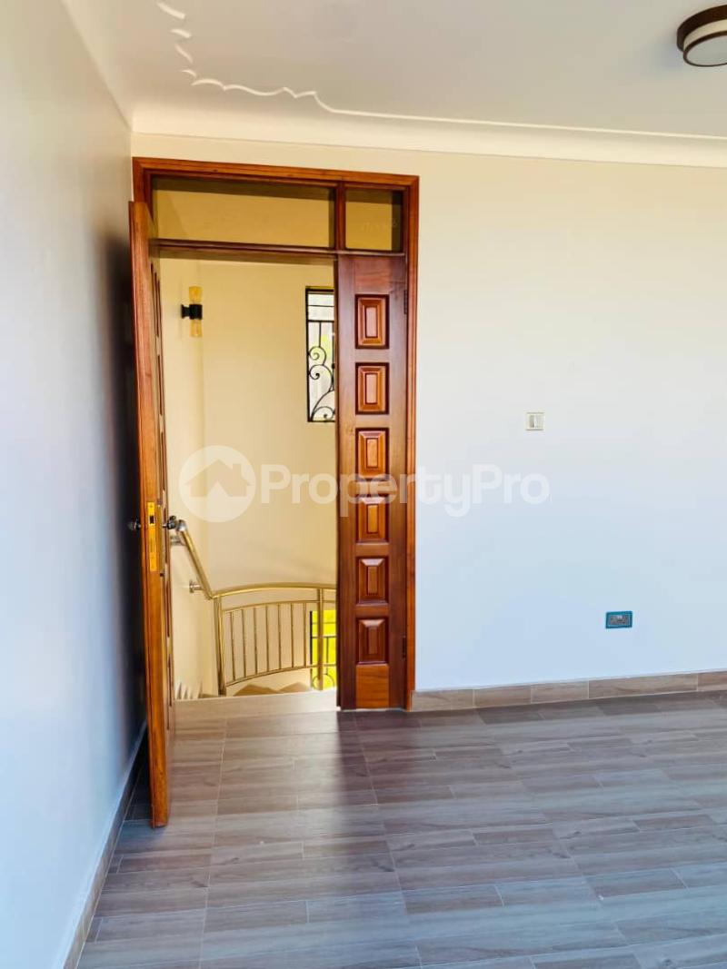 6 bedroom Apartment Block Apartment for sale Munyonyo entebbe road  Kampala Central Kampala Central - 2