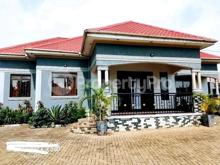 3 bedroom Bungalow Apartment for sale Bweyogerere  Kampala Central - 9