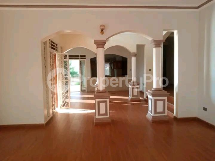 5 bedroom Apartment for sale Gayaza Nakwero road  Kampala Central Kampala Central - 5