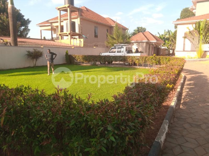 5 bedroom Villa for sale Kira nakwero  Kira Wakiso Central - 5