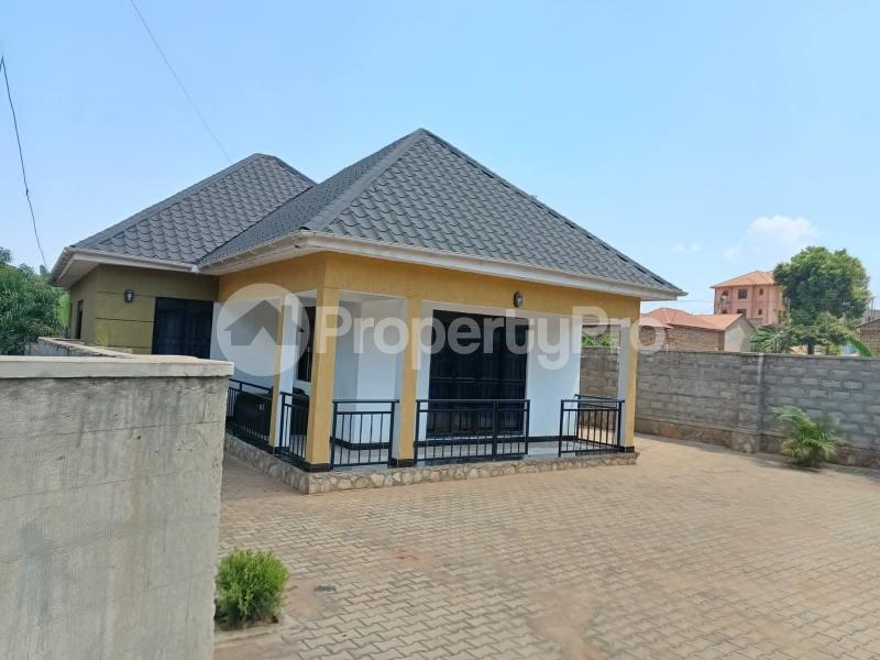 3 bedroom Villa for sale Namugongo town Kira Wakiso Central - 0