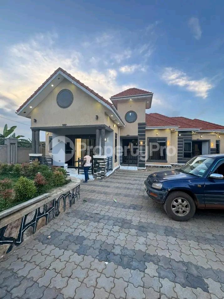 4 bedroom Bungalow Apartment for sale Kira shimoni  Kira Wakiso Central - 2