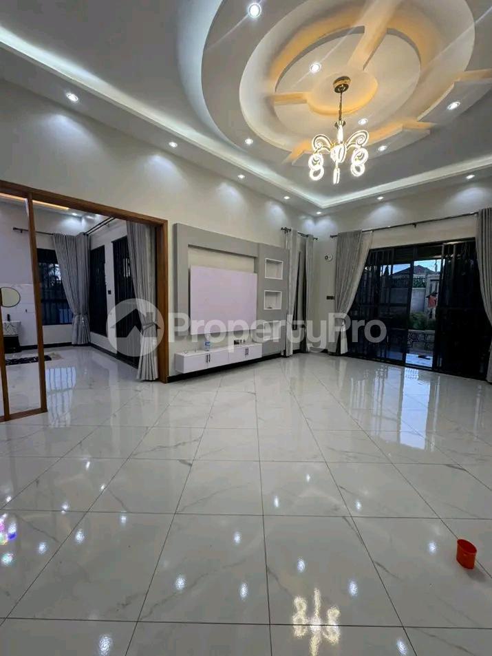 4 bedroom Bungalow Apartment for sale Kira shimoni  Kira Wakiso Central - 5