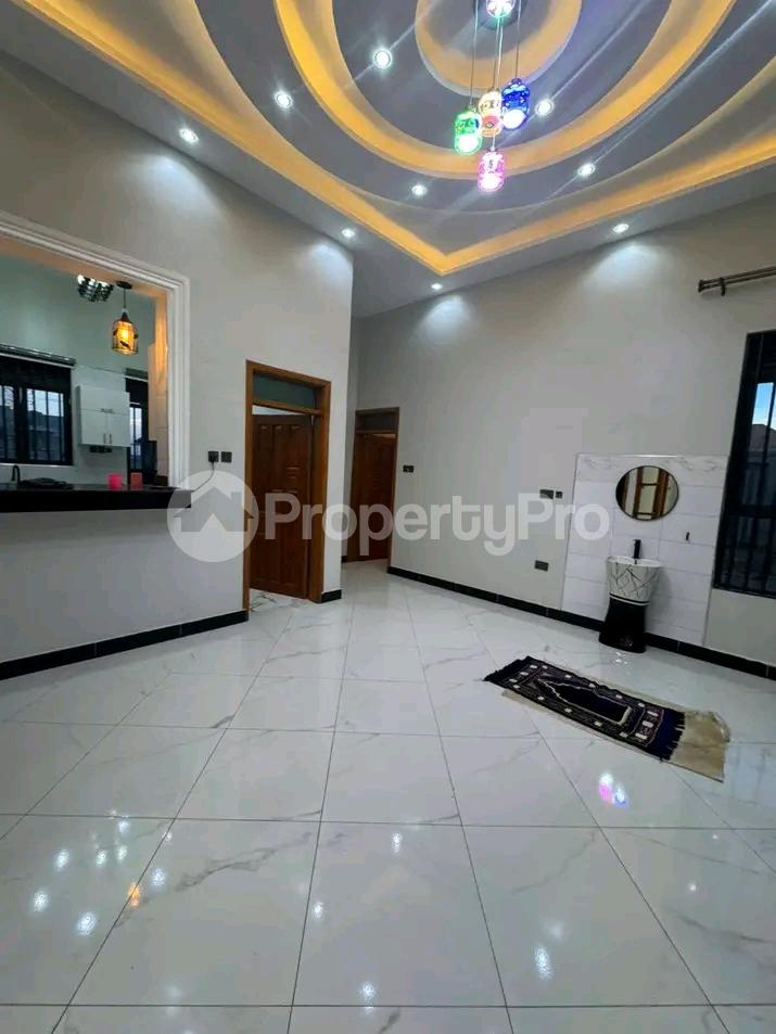 4 bedroom Bungalow Apartment for sale Kira shimoni  Kira Wakiso Central - 4
