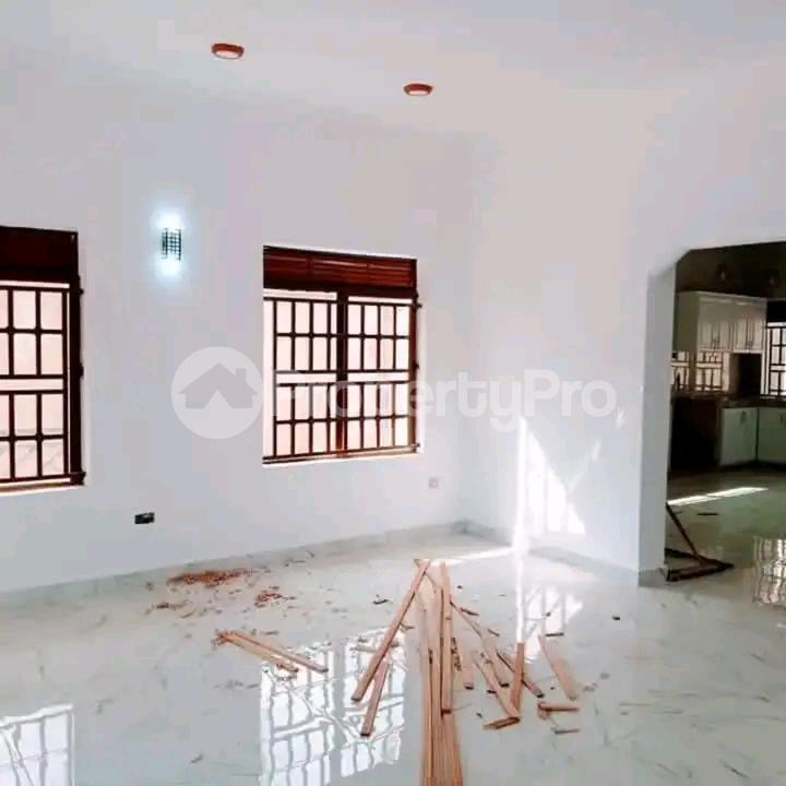4 bedroom Bungalow Apartment for sale Mukono  Kampala Central - 2