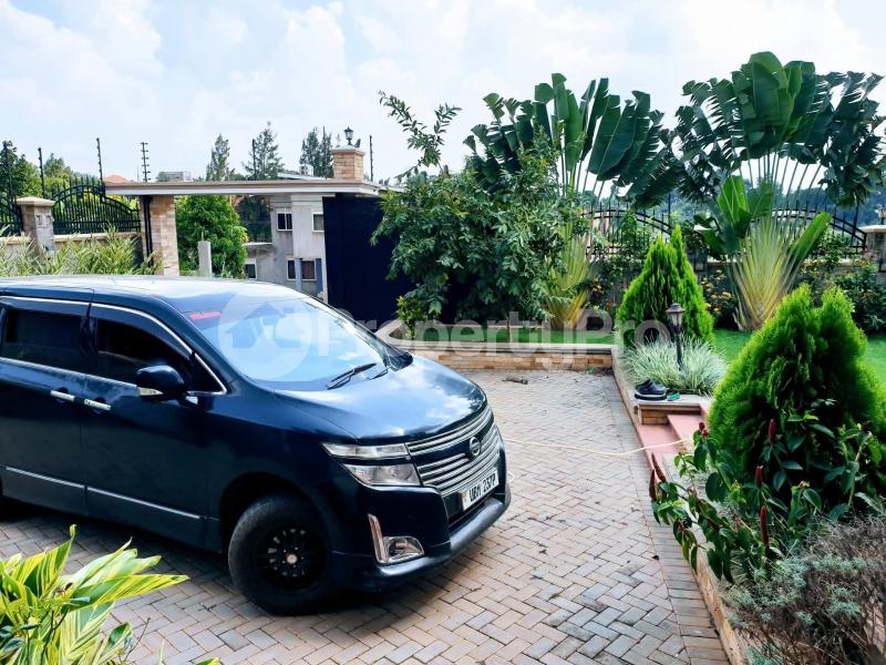 5 bedroom Villa for sale Namugongo through kira nsasa Kira Wakiso Central - 16