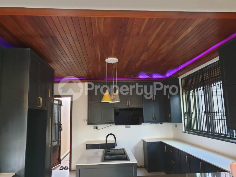 5 bedroom Villa for sale Namugongo through kira nsasa Kira Wakiso Central - 18