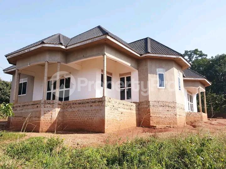 4 bedroom Bungalow Apartment for sale Namugongo road  Kampala Central Kampala Central