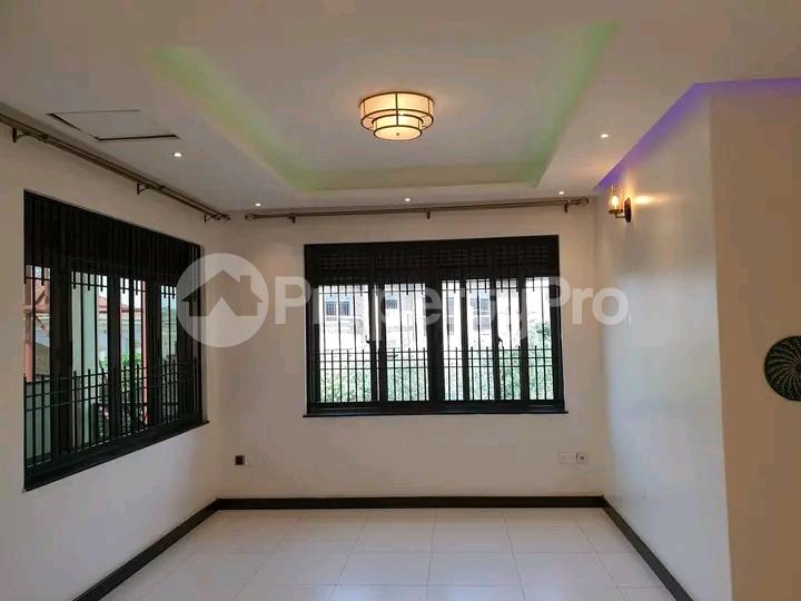 6 bedroom Apartment for sale Namugongo nabusugwe  Kampala Central Kampala Central - 11