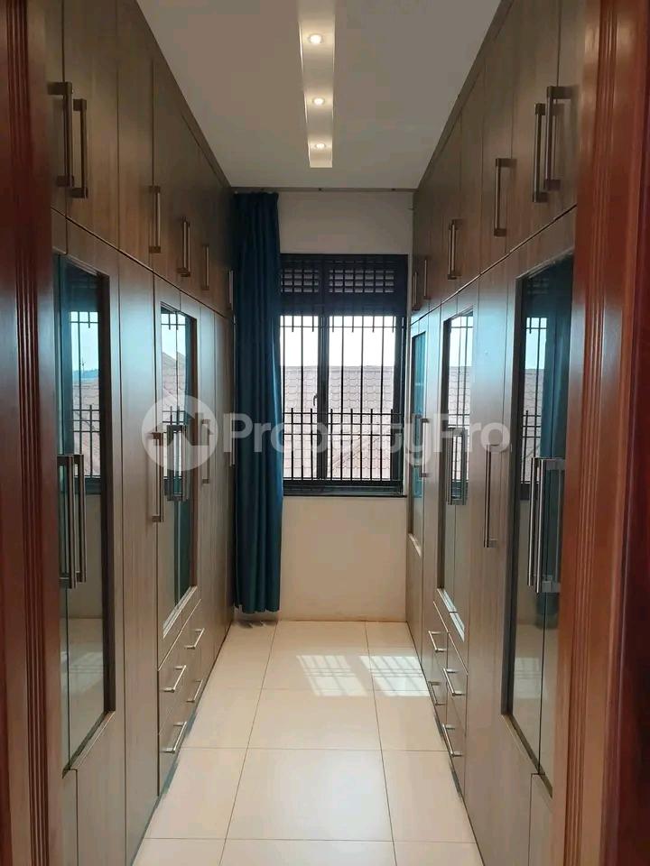 6 bedroom Apartment for sale Namugongo nabusugwe  Kampala Central Kampala Central - 19
