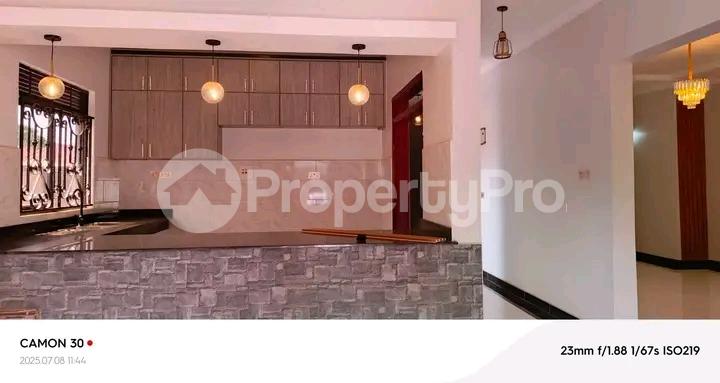 4 bedroom Bungalow Apartment for sale Kasangati road  Kampala Central Kampala Central - 0