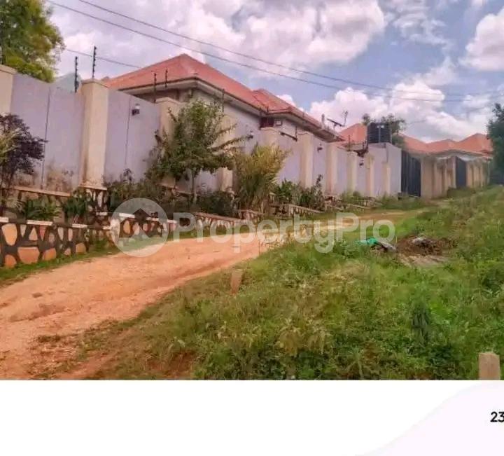 3 bedroom Bungalow Apartment for sale Mutuga road  Gayaza Wakiso Central - 1