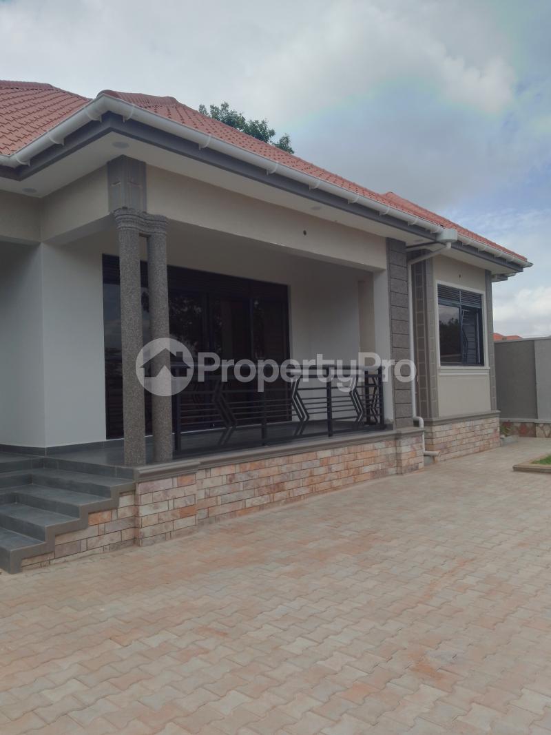 4 bedroom Bungalow Apartment for sale Kira nsaza  Kampala Central Kampala Central - 1