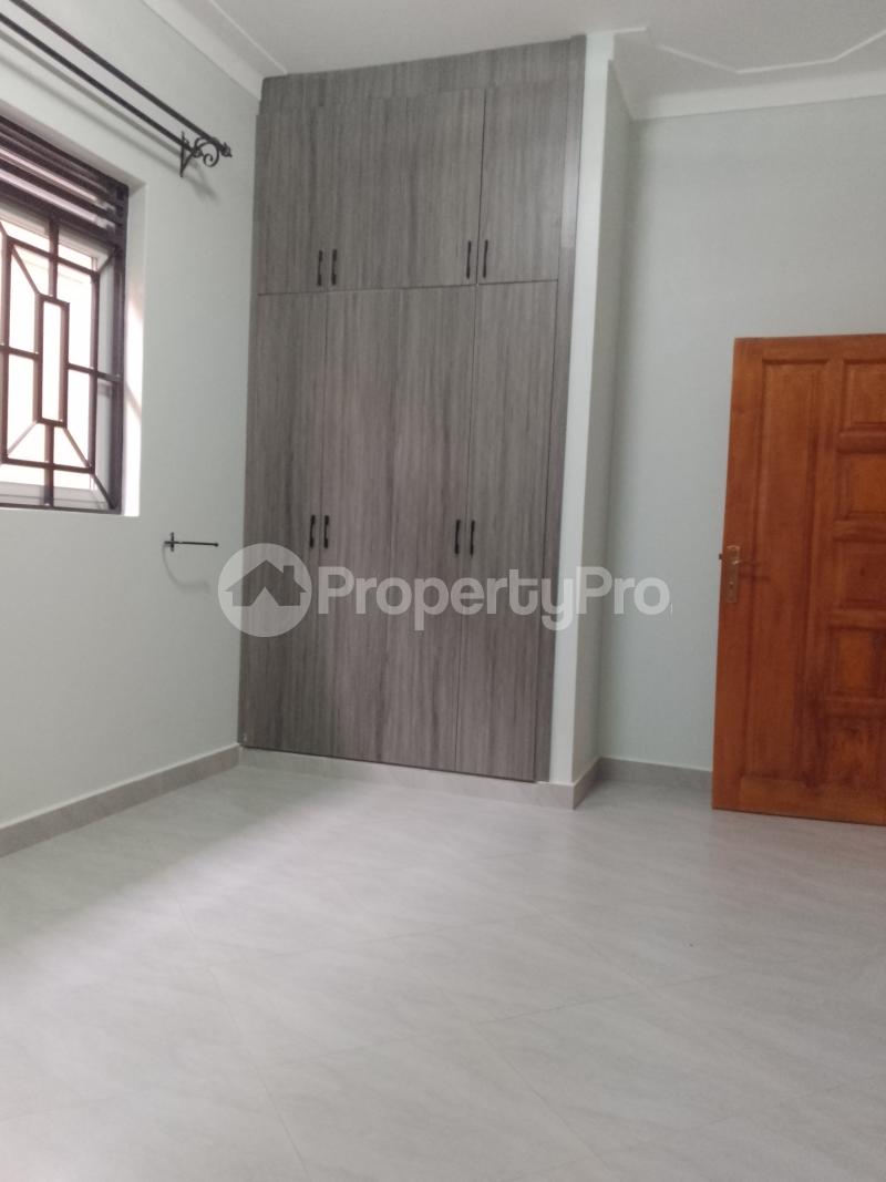 4 bedroom Bungalow Apartment for sale Kira road  Kira Wakiso Central - 3