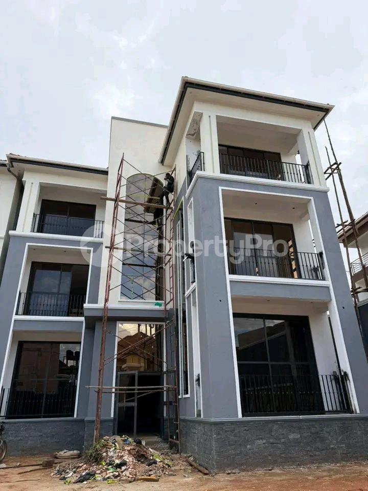 2 bedroom Apartment Block Apartment for sale Brand new apartment for sale location in kyanja Kampala 6 unit monthly income ( 9 million per month )  Selling price (  1 billion  )  Kampala Central Kampala Central - 0