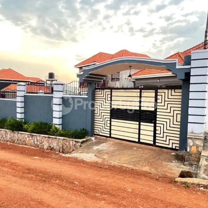 4 bedroom Villa for sale Kitende Entebbe road  Kampala Central Kampala Central - 2