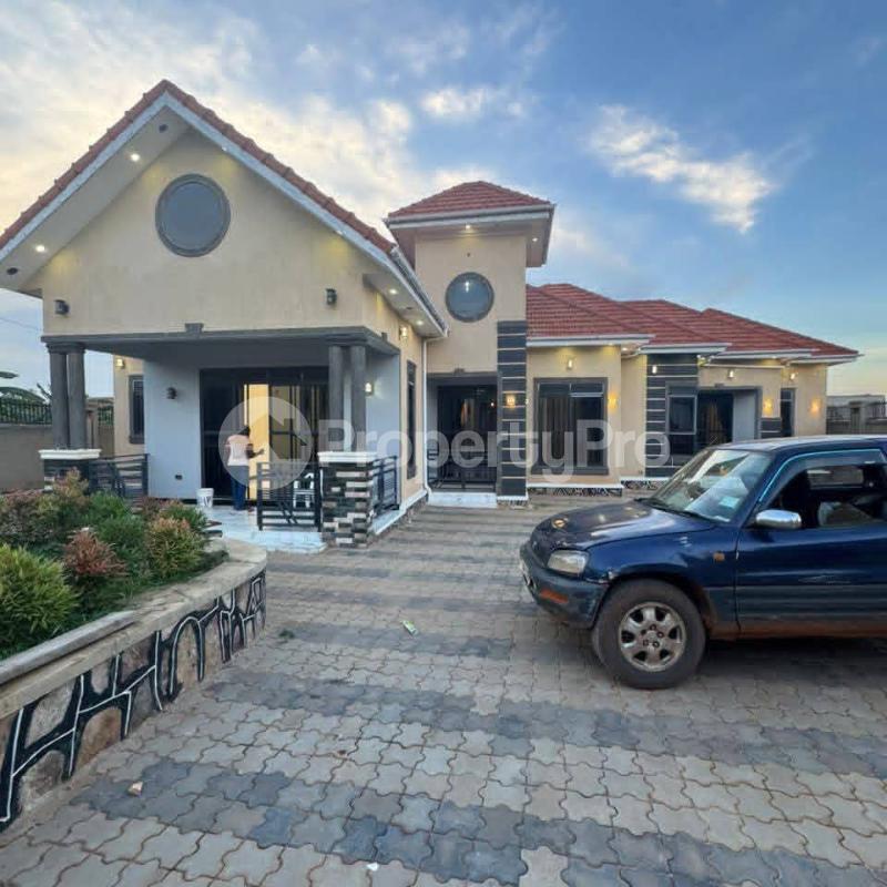 4 bedroom Villa for sale Kira mulawa  Kira Wakiso Central - 4