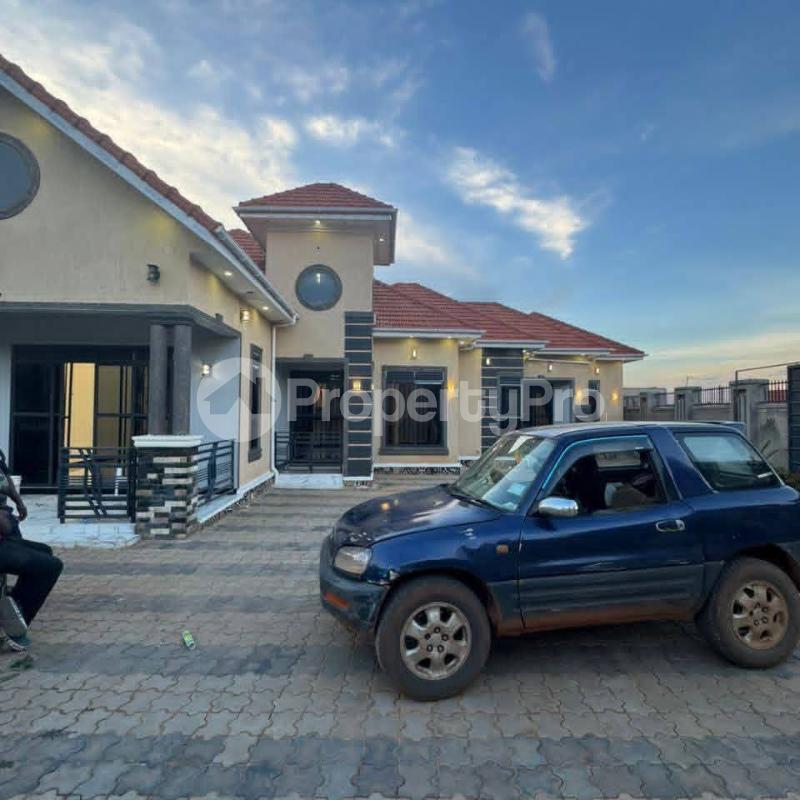 4 bedroom Villa for sale Kira mulawa  Kira Wakiso Central - 1