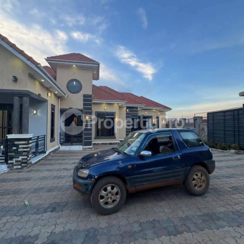 4 bedroom Villa for sale Kira mulawa  Kira Wakiso Central - 5