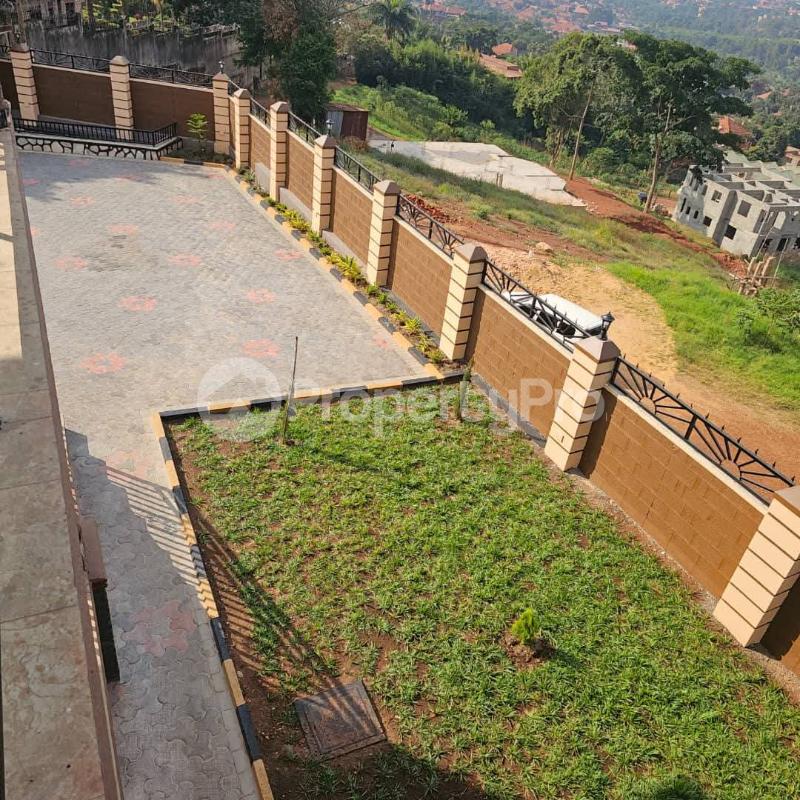 6 bedroom Apartment Block Apartment for sale Bwebajja Entebbe road  Kampala Central Kampala Central - 3