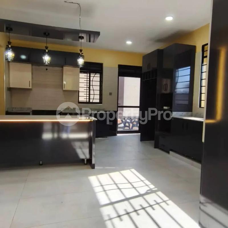 6 bedroom Villa for sale Kyanja town  Kampala Central Kampala Central - 3