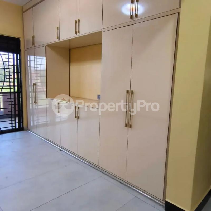 6 bedroom Villa for sale Kyanja town  Kampala Central Kampala Central - 2
