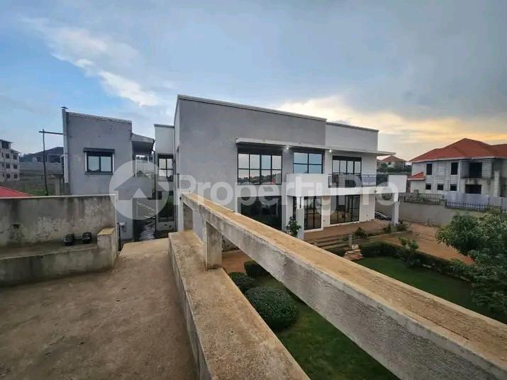 5 bedroom Bungalow Apartment for sale Kira nsaza  Kampala Central Kampala Central - 2