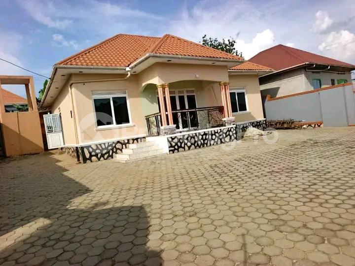 3 bedroom Bungalow Apartment for sale Bulenga mityana Kampala Central Kampala Central - 1