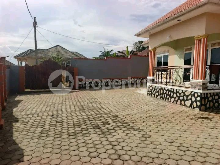 3 bedroom Bungalow Apartment for sale Bulenga mityana Kampala Central Kampala Central - 0