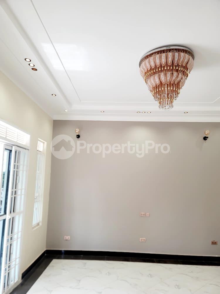 4 bedroom Bungalow Apartment for sale Bwebajja entebbe road  Kampala Central Kampala Central - 8