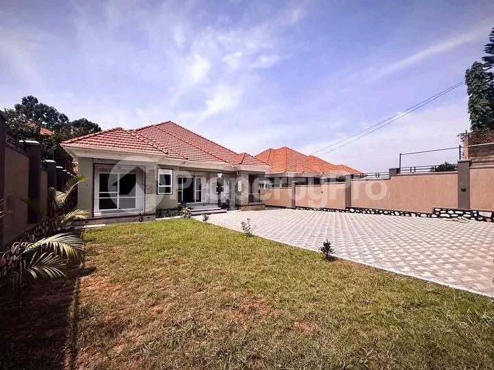 4 bedroom Bungalow Apartment for sale Kira road  Kira Wakiso Central - 0
