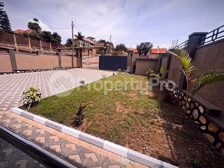 4 bedroom Bungalow Apartment for sale Kira road  Kira Wakiso Central - 1