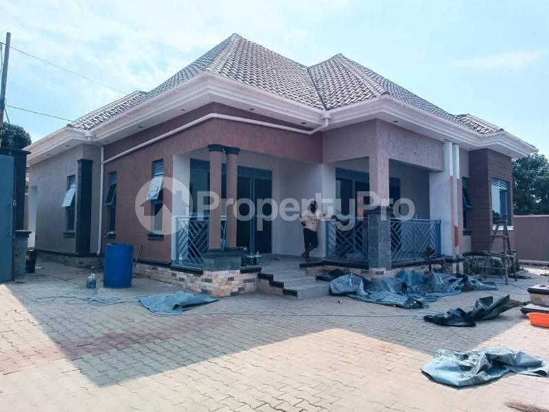 4 bedroom Villa for sale Kira bulindo kimwanyi road Kira Wakiso Central - 1