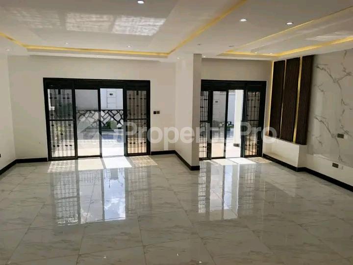4 bedroom Apartment for sale Kira road  Kira Wakiso Central - 1