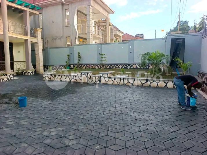 6 bedroom Apartment for sale Najjera road  Kampala Central Kampala Central - 6