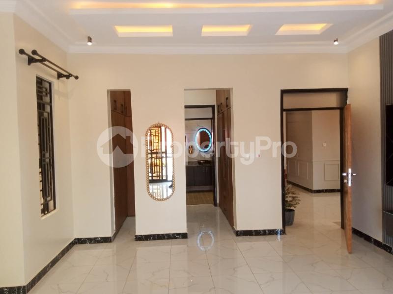 5 bedroom Villa for sale Kira najjera road  Kira Wakiso Central - 10