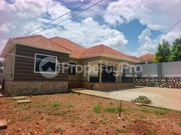 5 bedroom Bungalow Apartment for sale Kiwatule road  Kampala Central Kampala Central