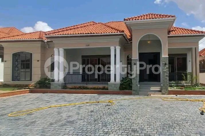4 bedroom Bungalow Apartment for sale Najjera road  Kampala Central Kampala Central - 1