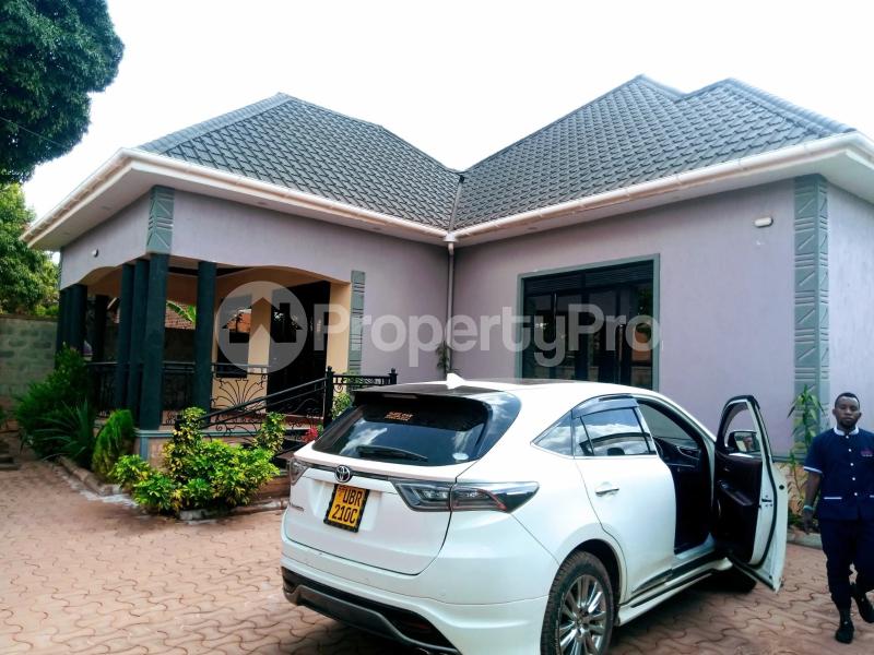 4 bedroom Villa for sale Seeta namugongo road  Goma Mukono Central - 1