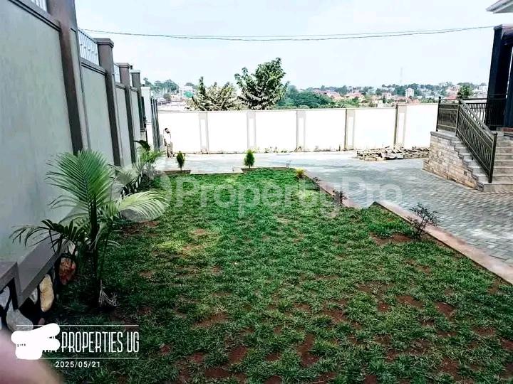 4 bedroom Bungalow Apartment for sale Namugongo road  Kampala Central Kampala Central - 0