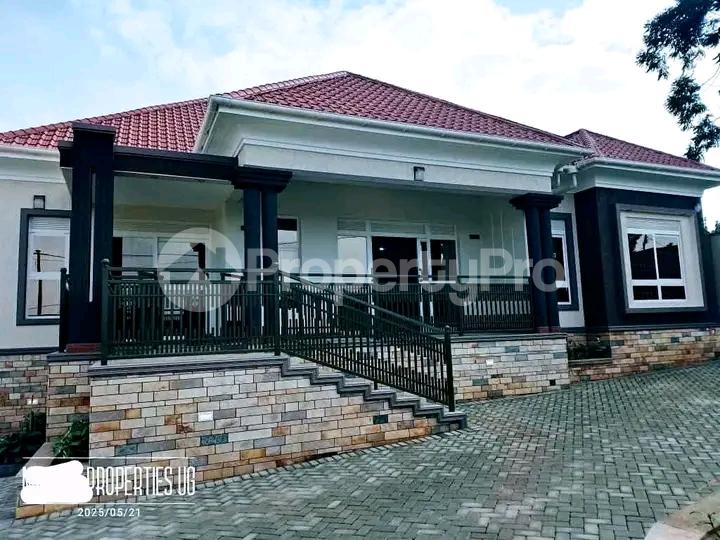 4 bedroom Bungalow Apartment for sale Namugongo road  Kampala Central Kampala Central - 4