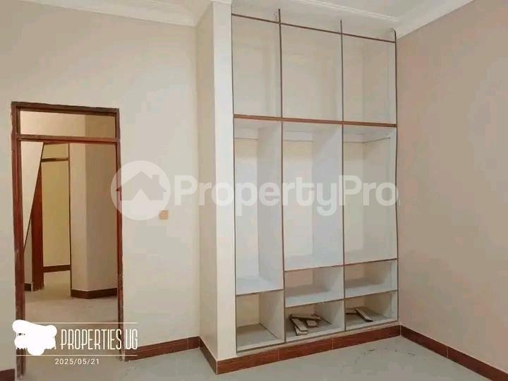 4 bedroom Bungalow Apartment for sale Namugongo road  Kampala Central Kampala Central - 2