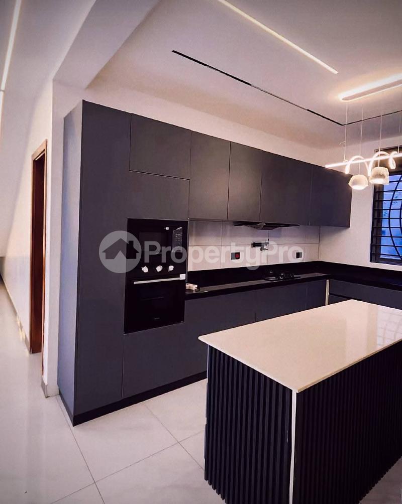 5 bedroom Bungalow Apartment for sale Kira mameritor road  Kampala Central Kampala Central - 0