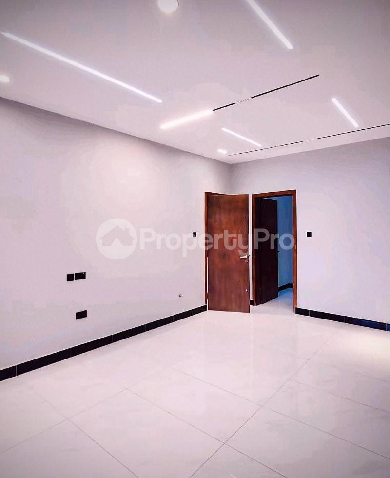 5 bedroom Bungalow Apartment for sale Kira mameritor road  Kampala Central Kampala Central - 2