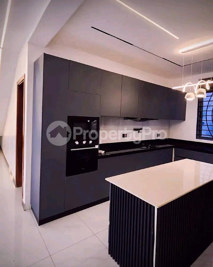 6 bedroom Apartment for sale Kira mameritor road, Kira Wakiso Central - 5