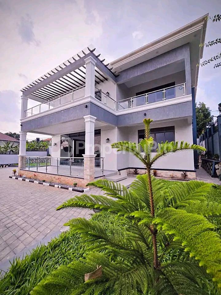 6 bedroom Apartment for sale Kira mameritor road, Kira Wakiso Central - 10