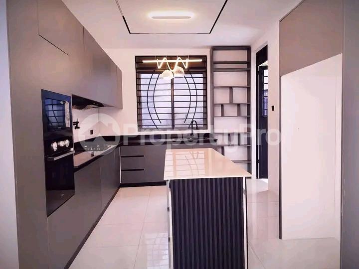 6 bedroom Apartment for sale Kira mameritor road, Kira Wakiso Central - 4