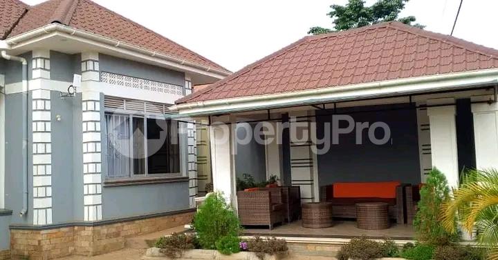4 bedroom Bungalow Apartment for sale Namugongo road  Kampala Central Kampala Central - 3