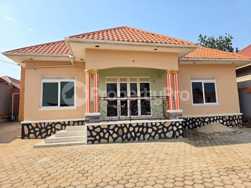 3 bedroom Villa for sale Buloba mityana road Nsangi Wakiso Central - 0