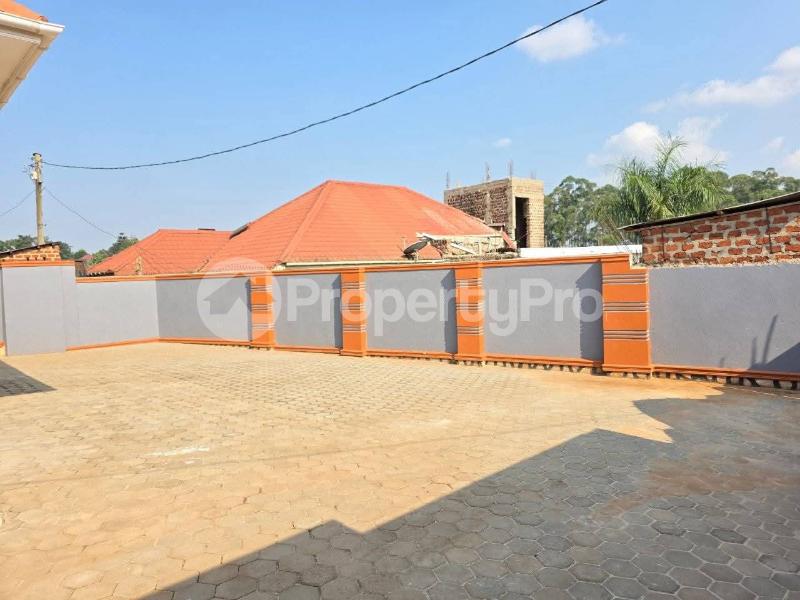 3 bedroom Villa for sale Buloba mityana road Nsangi Wakiso Central - 4